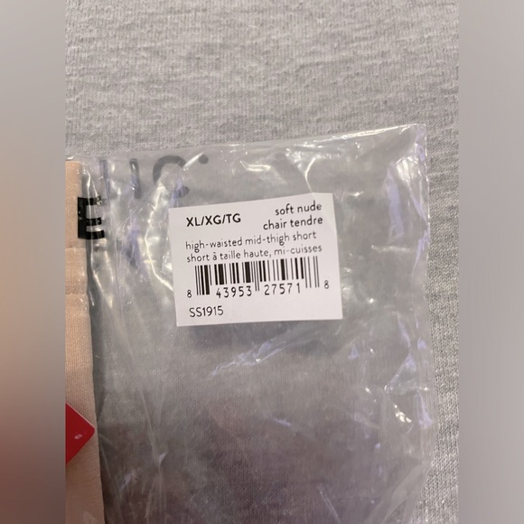 SPANXsculpt™ OnCore High-Waisted Mid-Thigh Short - Picture 8 of 8